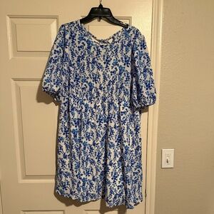 SHEIN, XXL Blue and White Floral, open back dress